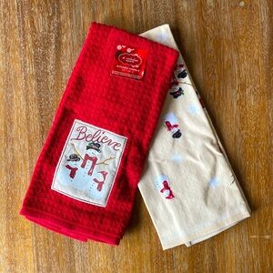 St. Nicholas Square Holiday Kitchen Towels